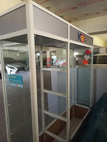 Типография үчүн жабдуулар: Стеклянная витрина/островок - Конструкция: алюминиевый профиль — 2