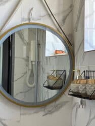 дом для встречи гостей: Доброго времени суток Каракол! 📍В городе Каракол в гостевом доме — 33