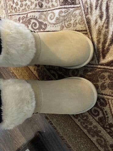 36разм. Очень тёплый 
Новый . Из первых выпуска 
Качественный