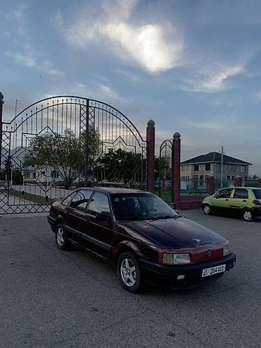 корбюратор: Volkswagen Passat: 1990 г., 1.8 л, Механика, Газ, Седан — 1
