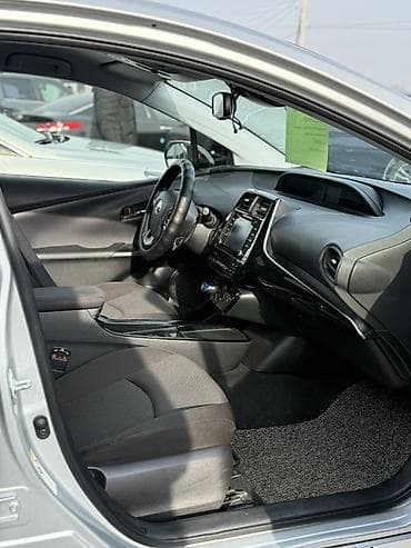 a6 c6: Toyota Prius: 2020 г., 1.8 л, Вариатор, Гибрид, Хэтчбэк — 4