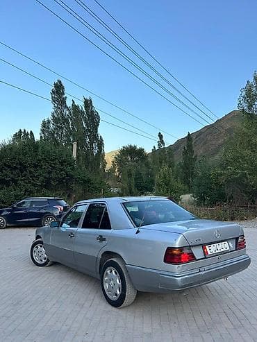 Продажа авто: Mercedes-Benz W124: 1993 г., 2.2 л, Механика, Бензин, Седан — 1