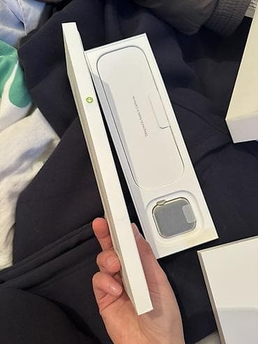 Детские смарт-часы: Apple Watch в фирменной упаковке. Комплектация на фото: - Коробка с — 3