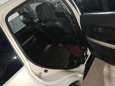 Продажа авто: Toyota Ist: 2002 г., 1.5 л, Автомат, Бензин, Хэтчбэк — 6