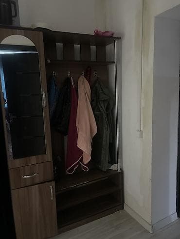 Прихожая модульная из ЛДСП в цветовом исполнении под дерево. Состав и at lalafo.kg Прихожая модульная из ЛДСП в цветовом исполнении под дерево. Состав и