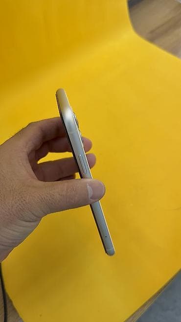 a 13: IPhone 11, Б/у, 64 ГБ, 80 % — 5