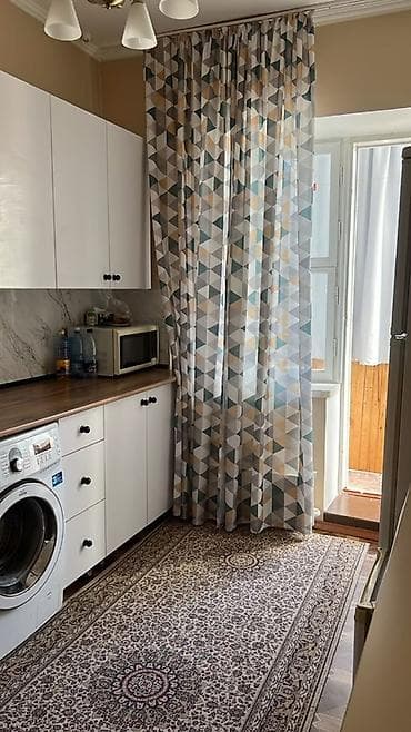 osh flat: 3 комнаты, 70 м², 1 этаж — 4