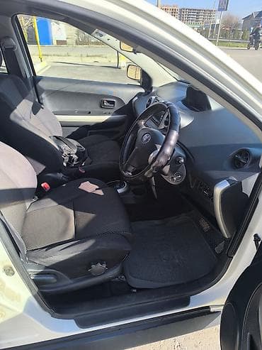 тайрта ист: Toyota Ist: 2003 г., 1.3 л, Автомат, Бензин, Хэтчбэк — 8