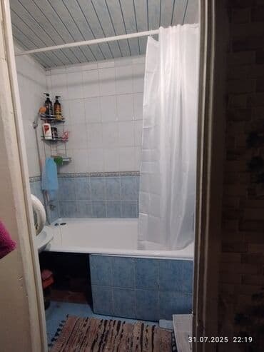 купить комнату в общежитии со своим санузлом: 12 м², С мебелью — 8