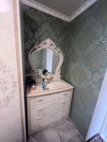 связи с переездом: Продается комплект спальня И матрас Использовали всего 2 — 3