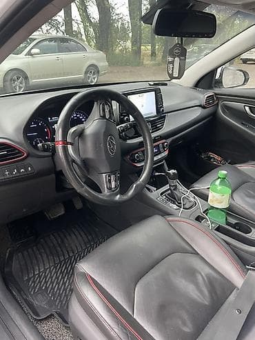 aion v: Hyundai i30: 2018 г., 1.6 л, Автомат, Дизель, Хэтчбэк — 4