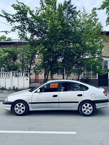 Транспорт: Toyota Avensis: 2001 г., 1.8 л, Механика, Бензин, Лифтбек — 2