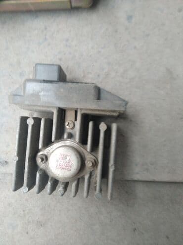 Центральная консоль Mitsubishi 1993 г., Б/у, Оригинал, Германия