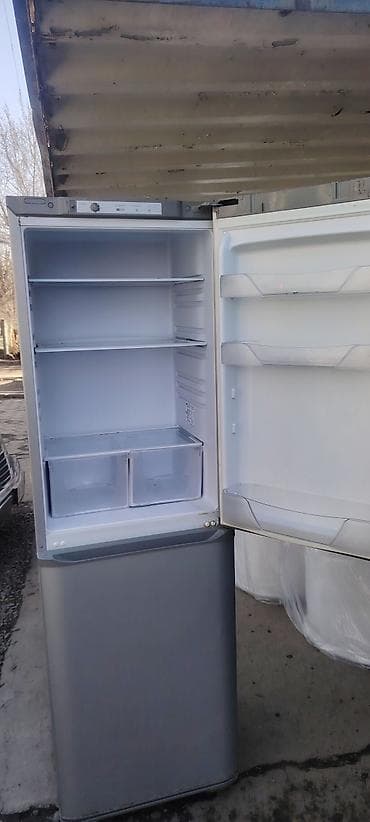 аренда холодильников бишкек: Холодильник двухкамерный, серебристый, с нижней морозильной камерой — 2