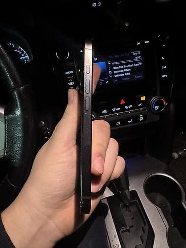 bluetooth keyboard: IPhone 16 Pro, Б/у, 256 ГБ, Space Gray, Наушники, Зарядное устройство, Защитное стекло, В рассрочку, 90 % — 3