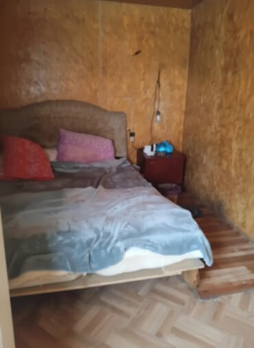 дом в токолдош: Продаю контейнер жилой две комнаты спальня и кухня и кладовая утеплён — 2