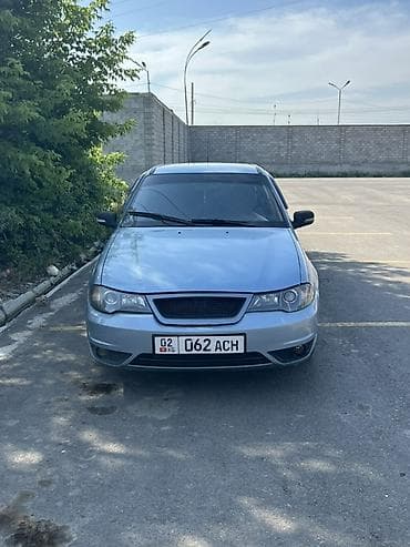 highlander 2012: Daewoo Nexia: 2010 г., Седан — 1