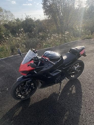 subaru foreste: Спортивный мотоцикл в чёрно‑красной расцветке. Механика 6ти ступка — 3