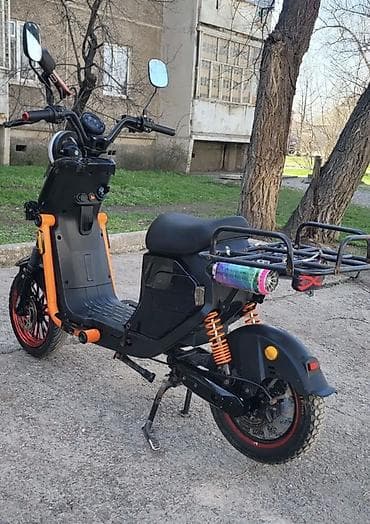 педаль с мотором: Электроскутер городского типа - Электропривод без педалей, привод на — 1