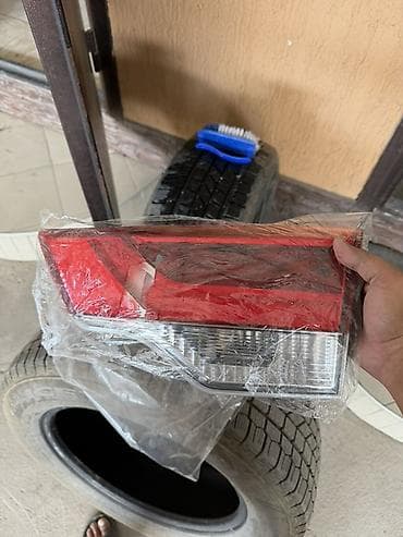 хайландер стоп: Оригинальный задний правый стоп сигнал (фара) для Toyota Highlander 50 — 2