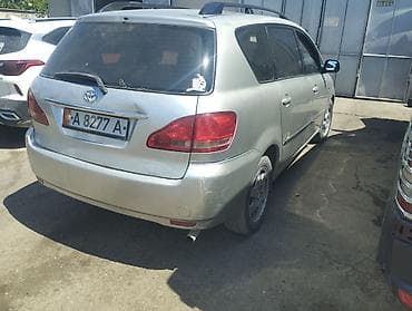avensis: Toyota Avensis Verso: 2003 г., Механика, Дизель, Хэтчбэк — 5