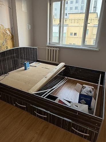Дом и сад: Двуспальная кровать с высоким изголовьем и выдвижными ящиками для — 7