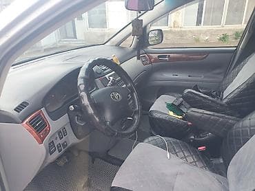 2 2дизель: Toyota Avensis Verso: 2001 г., 2 л, Автомат, Газ, Минивэн — 5
