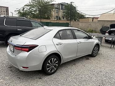 купить гибридный автомобиль: Toyota Corolla: 2019 г., 1.8 л, Вариатор, Гибрид, Седан — 8