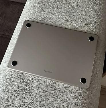 Apple MacBook (серия Pro/Air, 13–14") в цвете «серый космос»