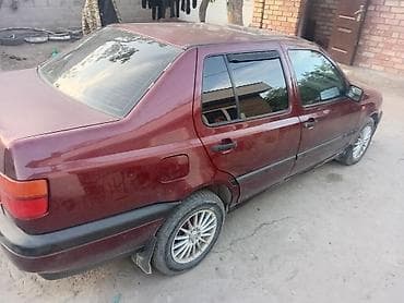 авто вента: Volkswagen Vento: 1993 г., Седан — 2