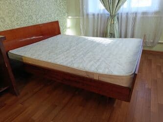 кухонные угалок бу: Двуспальная кровать, Б/у, С матрасом, длина - 190 см — 4