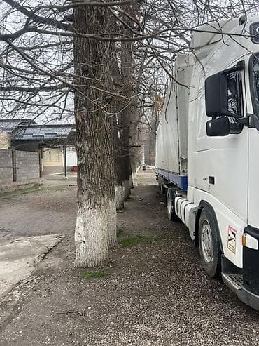 Тягач, Volvo, Тентованный