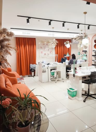 сниму дом рабочий городок: Сдаётся маникюрный стол в аренду! 📍 Мкрн. 12, Ассанбай 40 — уютный — 1