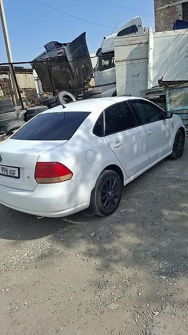 Volkswagen Polo: 2013 г., 1.6 л, Газ, Седан — 3