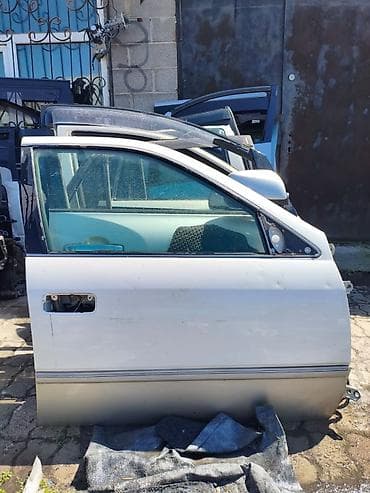 тойота ист запчасти бишкек: Эшик Алдыңкы оң Toyota, Колдонулган, Оригинал — 1