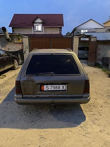 mers e124: Mercedes-Benz W124: 1989 г., 2.3 л, Механика, Бензин, Универсал — 2