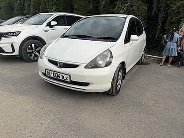 gos nomer: Honda Fit: 2003 г., 1.3 л, Автомат, Бензин, Хэтчбэк — 2
