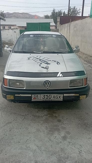 1 nz: Volkswagen Passat: 1988 г., 1.8 л, Механика, Бензин, Седан — 1