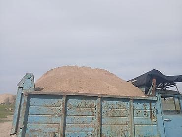 Песок карьерный (насыпью) - Фракция мелкая/средняя, однородная, без