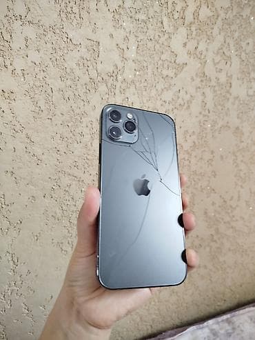a 22: IPhone 12 Pro, Б/у, 128 ГБ, Серебристый, Чехол, 80 % — 2