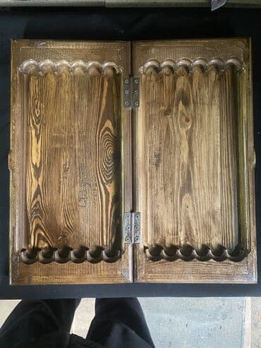 Резной деревянный набор 2-в-1: шахматы и нарды - Материал: массив