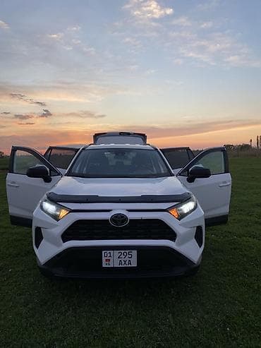 Toyota RAV4: 2019 г., 2.5 л, Автомат, Бензин, Кроссовер
