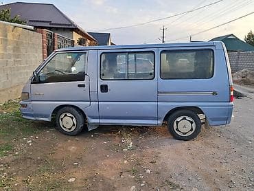 продаю паджеро: Mitsubishi L300: 1992 г., Механика, Бензин, Бус — 1