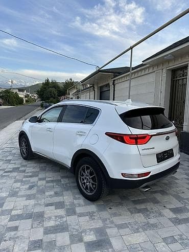 предлогайте варианты: Kia Sportage: 2016 г., 2 л, Автомат, Дизель, Кроссовер — 3