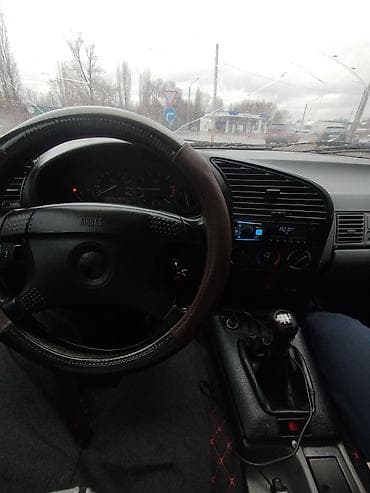 пена авто: BMW 3 series: 1992 г., 1.8 л, Механика, Бензин, Седан — 10