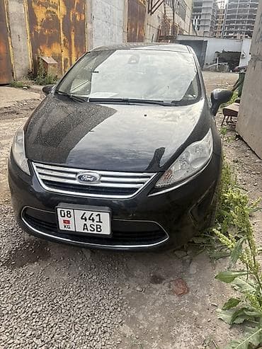 Ford Fiesta: 2010 г., 1.6 л, Механика, Бензин, Седан