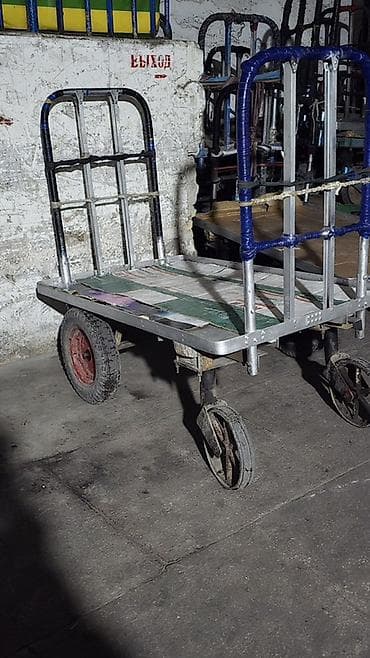 Платформенная тележка для грузов - Тип: четырехколесная платформенная