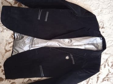 Продаю костюмы разные для. подростков. б/у. не дорого