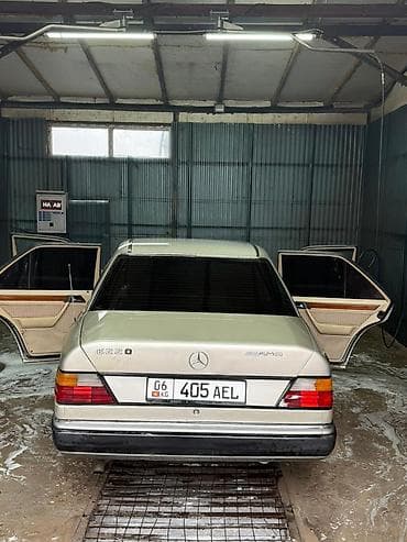 мотор жок: Mercedes-Benz W124: 1993 г., Седан — 6