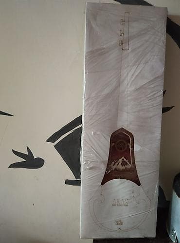 детский коврик: Настенные часы в форме комузa (гитары), выполненные из дерева — 2